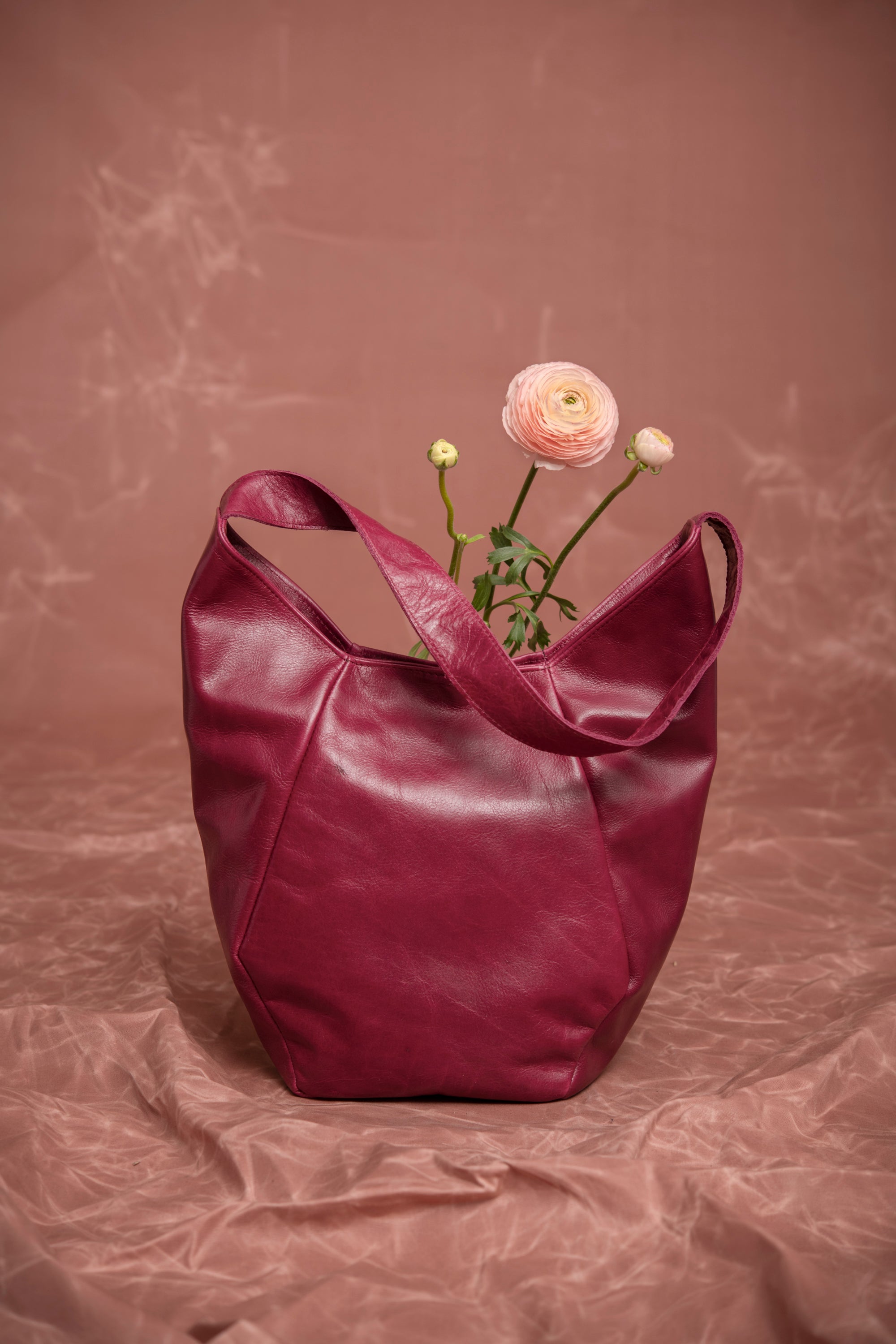 Geometrical leather tote bag MONT-ROYAL, Veinage handmade in Montreal, Canada