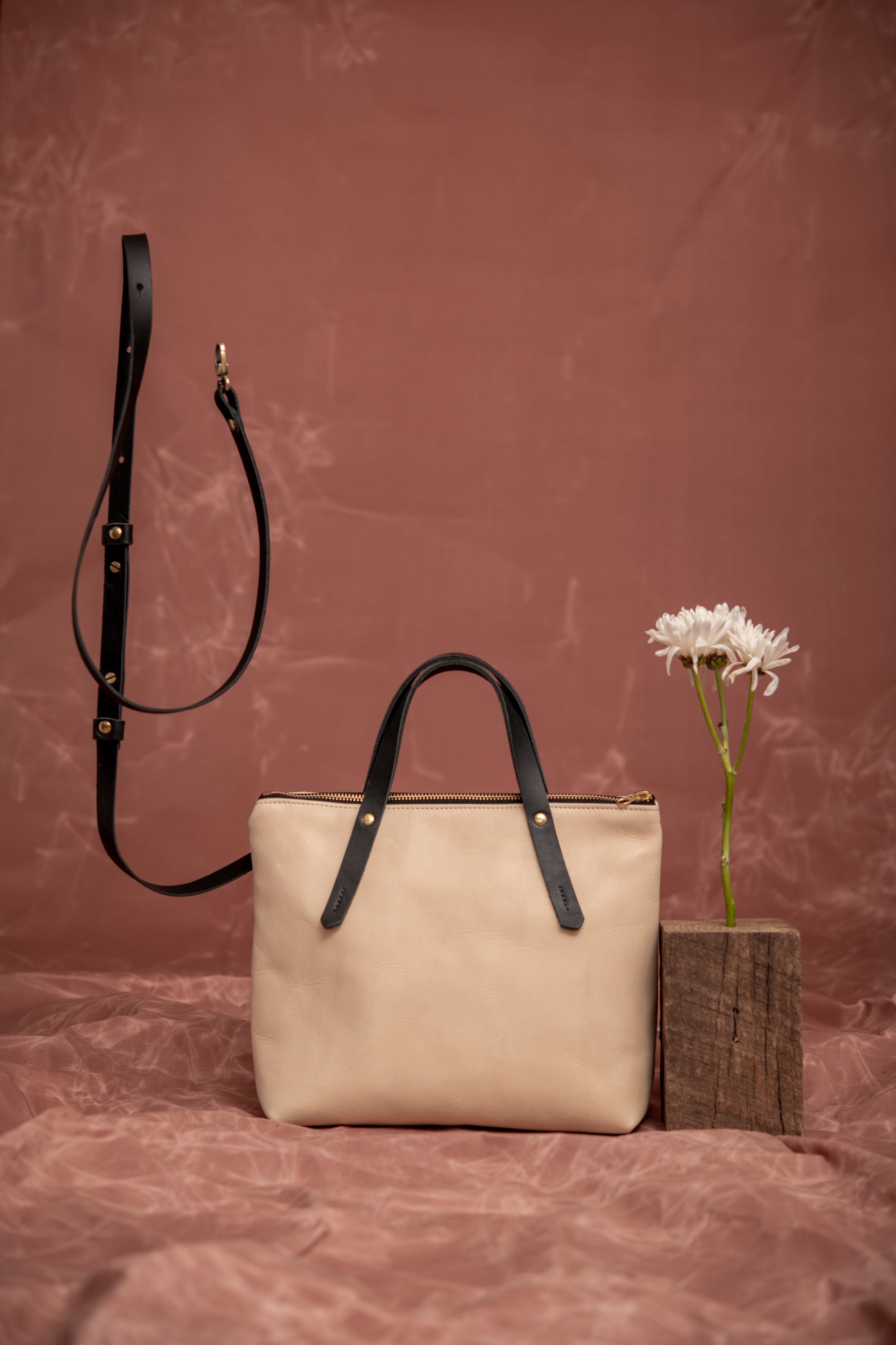 PAPINEAU leather handbag, Veinage handmade in Montreal, Canada
