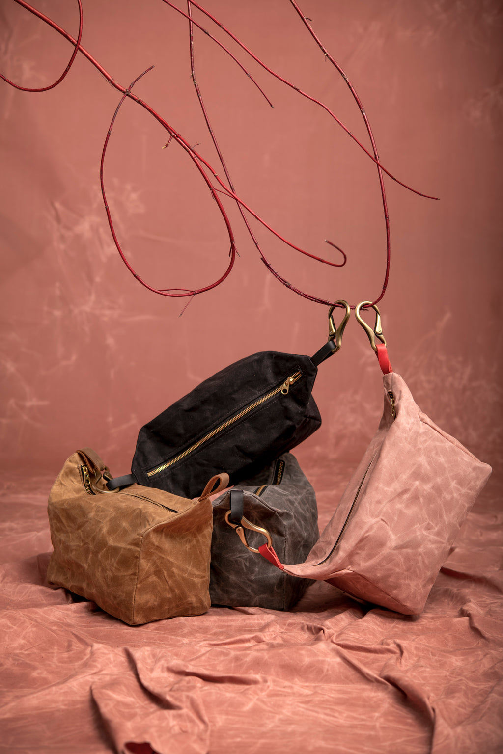 Veinage Travel case in waxed canvas DES CARRIÈRES model