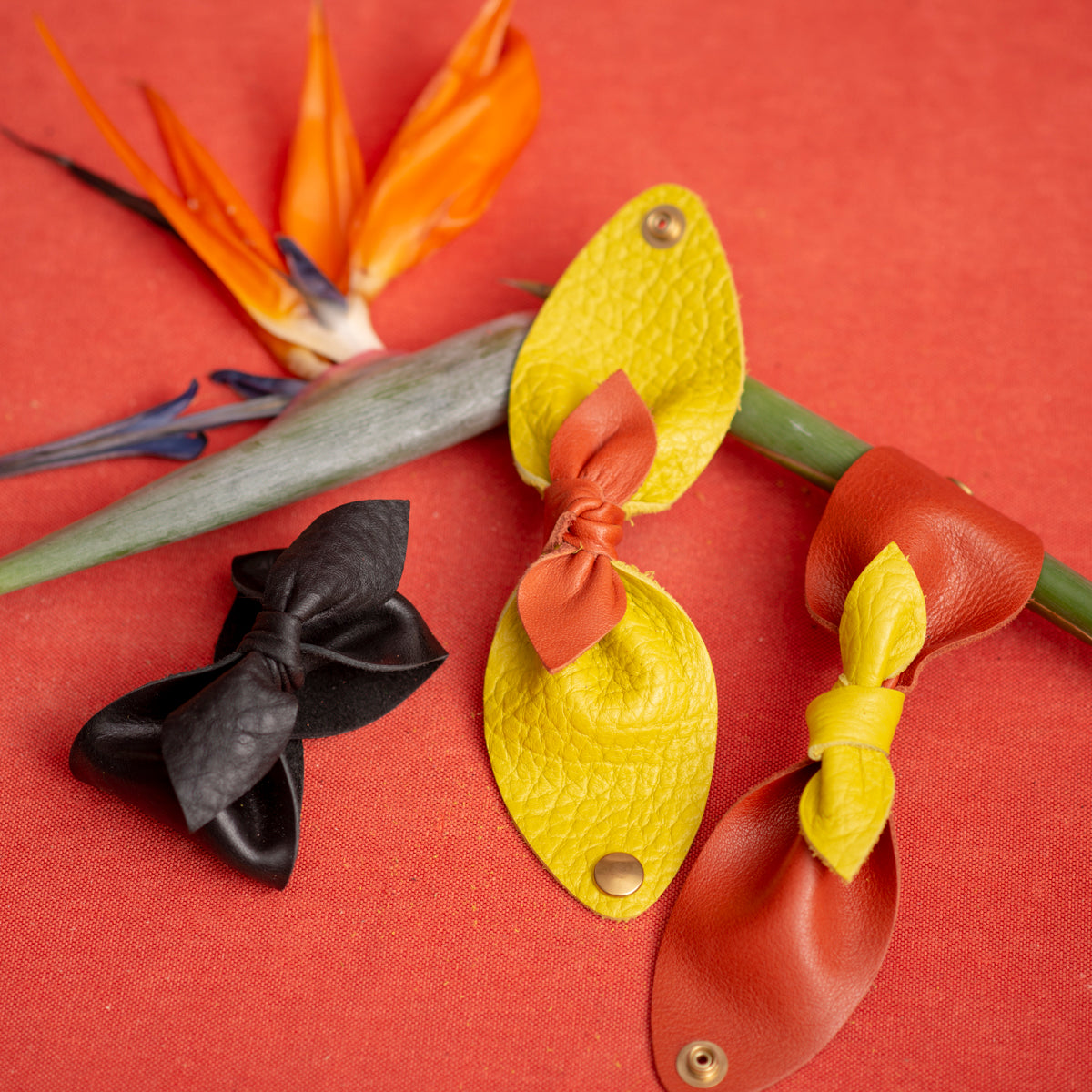 ONE OF A KIND Leather bow bracelet