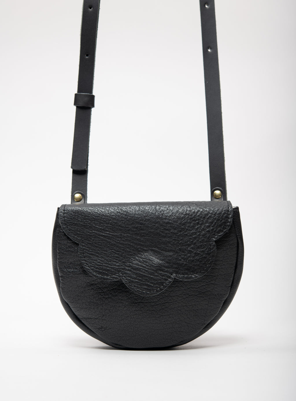 Leather bag with shoulder strap and scalloped flap PRIMULA model, all Veinage are handmade in Montreal, Canada