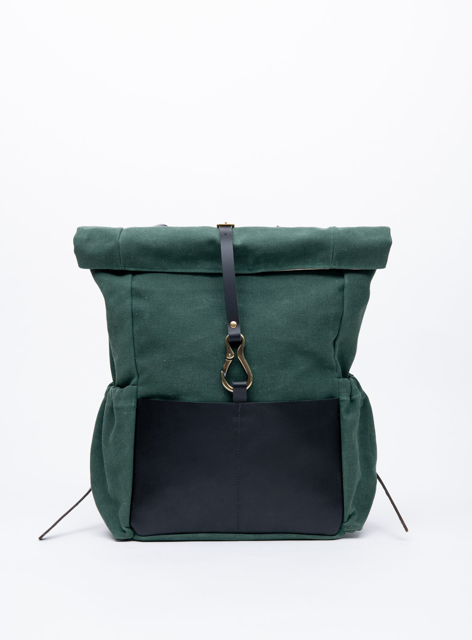 Veinage De Lorimier black leather and waxed canvas roll top backpack, handmade in Montreal Canada