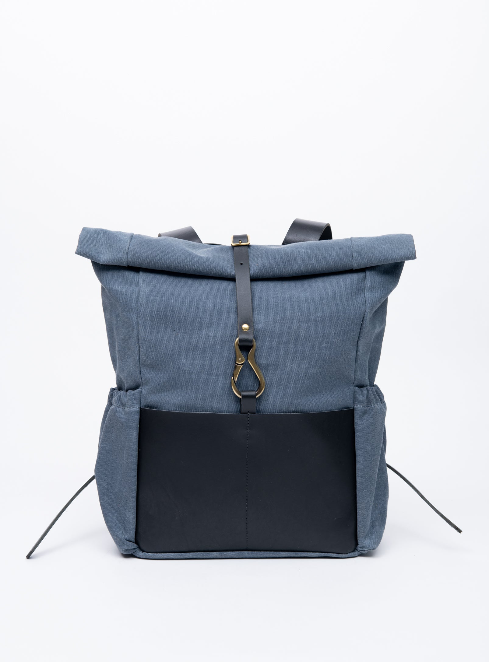 Veinage De Lorimier black leather and waxed canvas roll top backpack, handmade in Montreal Canada