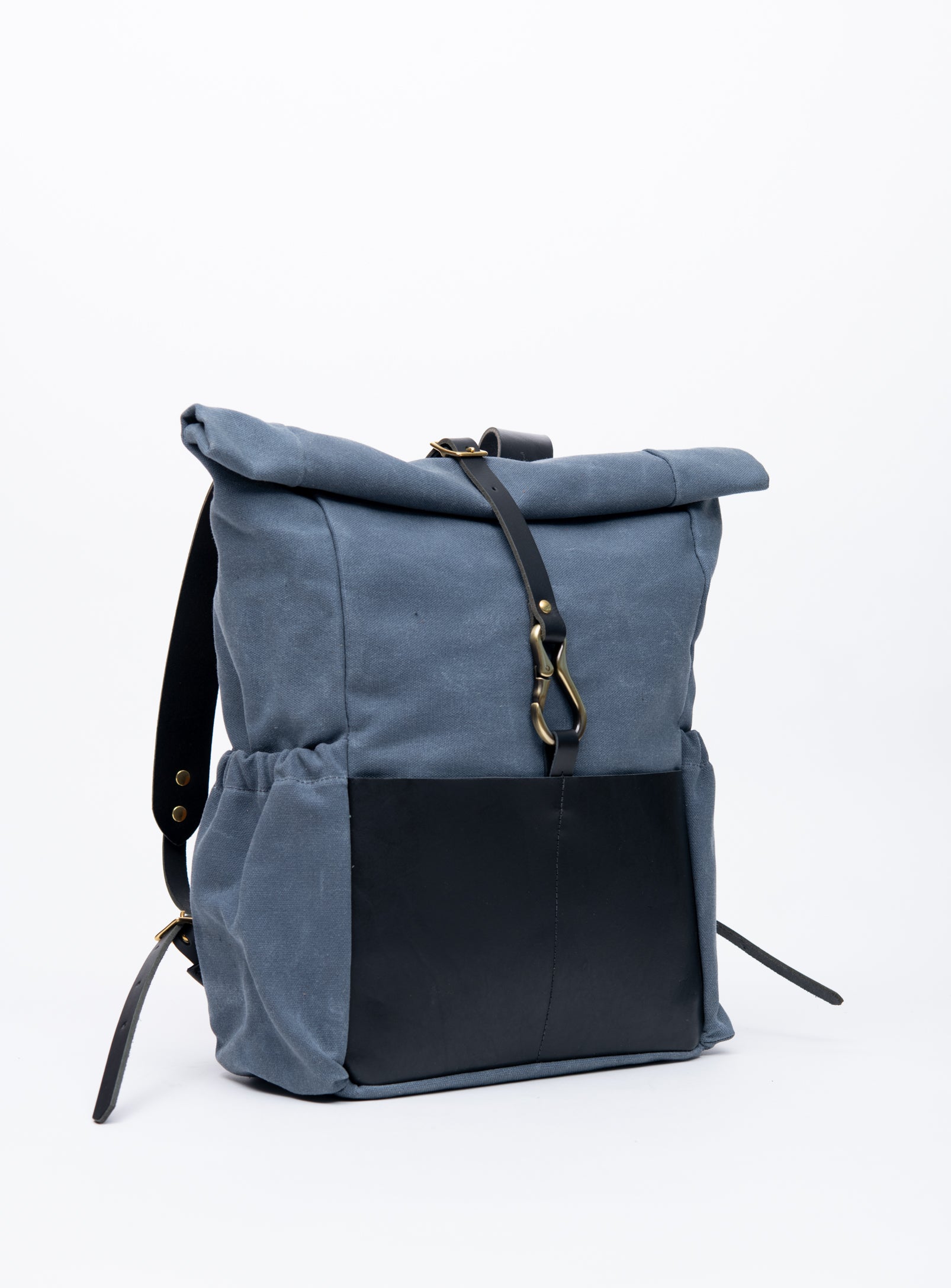 Veinage De Lorimier black leather and waxed canvas roll top backpack, handmade in Montreal Canada