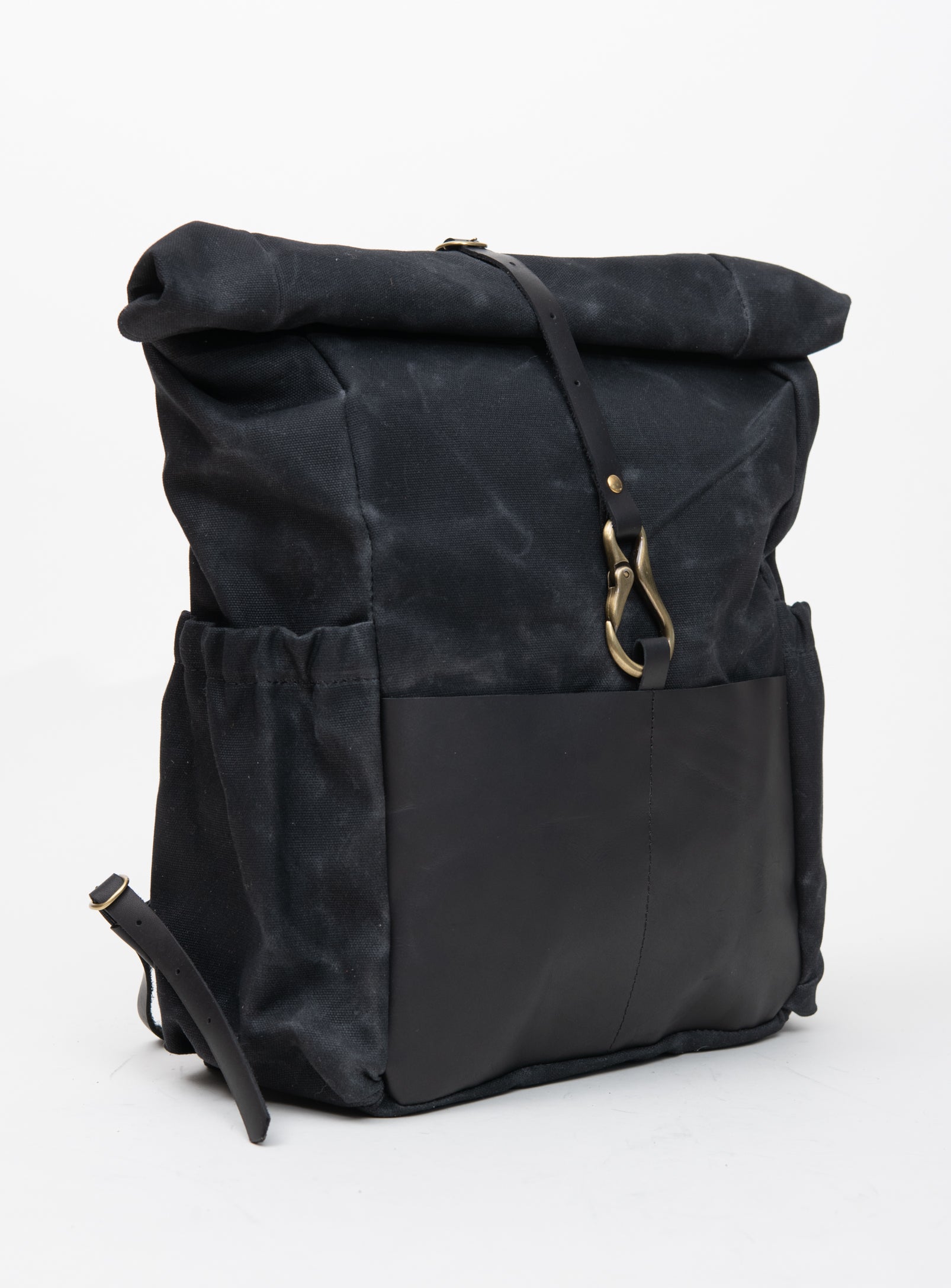 Veinage De Lorimier black leather and waxed canvas roll top backpack, handmade in Montreal Canada